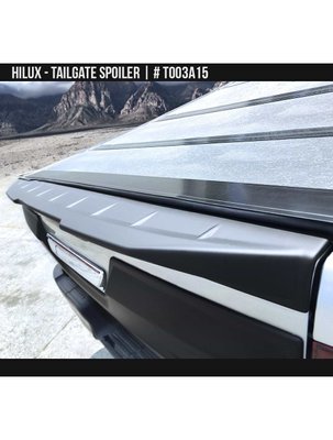 Спойлер на задній борт Toyota Hilux 2017-2023 чорний AIR DESIGN TO03A15 TO03A15 фото