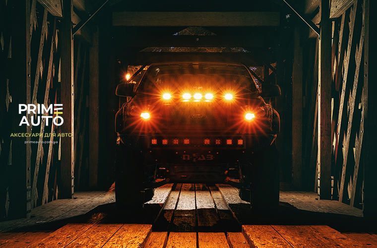 Дефлектор капоту зі світлодіодною стрічкою клеючий чорний матовий RAM/Dodge Ram 2500 2019- 2025 AVS 753189 753189 фото
