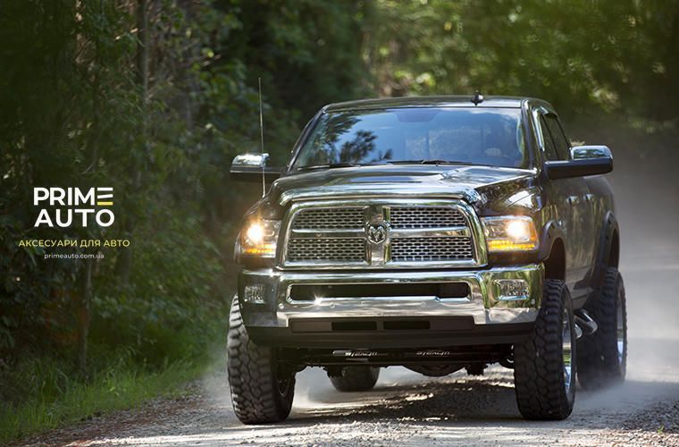 Дефлектор капота хромированный Toyota Tacoma 2016 - 2025 AVS 680681 680681 фото