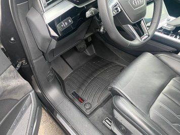Коврики автомобильные 3D Лайнеры передние Audi Q8 e-tron 2024 черный WeatherTech 4415621 4415621. фото