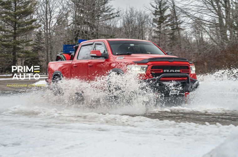 Дефлекторы окон клеящиеся темные Toyota Tundra 2022 - 2026 Double Cab к-т 4 шт AVS 94704 94704 фото