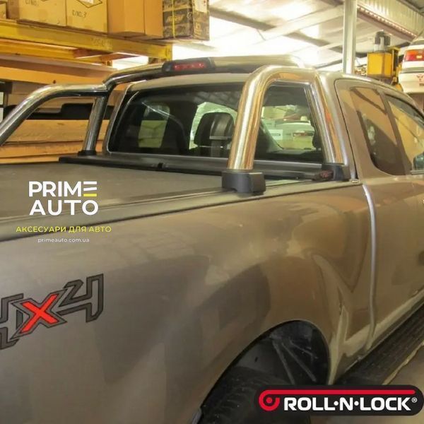 Монтаж под дуги Toyota Hilux 2015 + Roll-N-Lock QF518 QF518 фото
