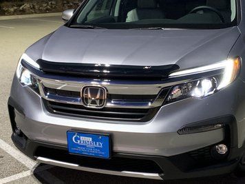 Дефлектор капота Bugflector II темно-дымчатый Honda Pilot 2016 - 2022 AVS 24757 24757 фото