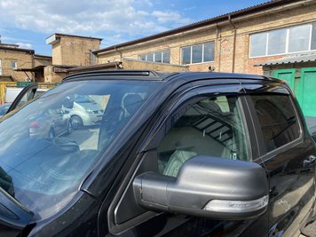 Дефлектори вікон, к-т 4 шт, з чорним хромованим молдингом Dodge;RAM Ram 1500 new 2019 - 2023 Crew Cab Wellvisors 3-847DG010 3-847DG010 фото