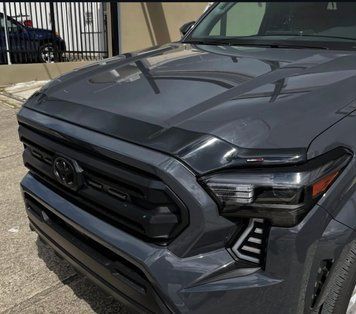 Спойлер капоту Toyota Tacoma/Hybrid 2024 - 2026 глянець WeatherTech 55269IM 55269IM. фото