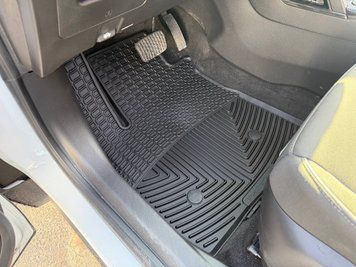 Килими гумові передні Chevrolet TrailBlazer 2021 - 2026 чорний WeatherTech W556 W556. фото