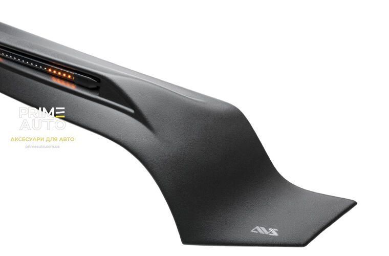 Дефлектор капоту LightShield PRO клеючий з повторювачем поворотників Ram 1500 2019-2026 Husky Liners 2820163 2820163 фото