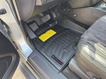 Килими автомобільні 3D Лайнери передні Mitsubishi Pajero 2007 - 2019 чорний WeatherTech 448011 448011 фото