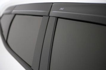 Дефлекторы окон клеящиеся черные матовые LOW PRO Jeep Wrangler JK 2007-2018 передние AVS 772020 772020 фото