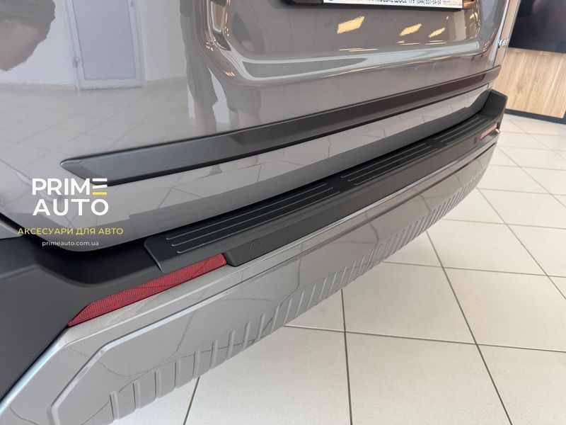 Накладка заднього бамперу пластик Toyota RAV4/Plug-In Hybrid 2026 + чорний WeatherTech BP0197 BP0197 фото
