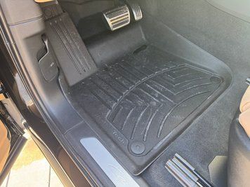 Килими автомобільні 3D Лайнери High Performance передні Porsche Cayenne 2019 + чорний WeatherTech 4414881IM 4414881IM. фото